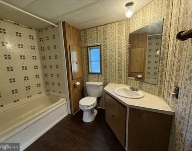 6 Picadilly Hill Road - Photo Thumbnail 7