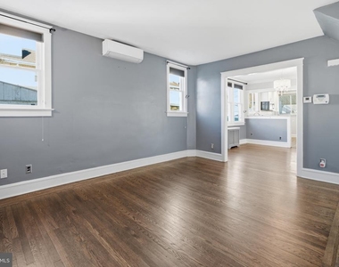 228 Stanley Avenue - Photo Thumbnail 3