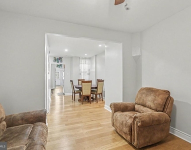 2105 Greenwood Street - Photo Thumbnail 2
