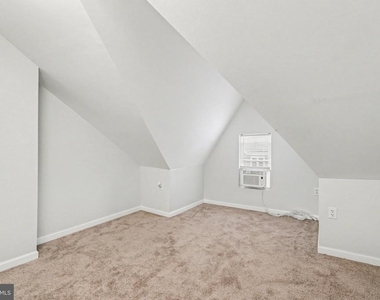 2105 Greenwood Street - Photo Thumbnail 11