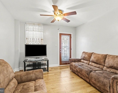 2105 Greenwood Street - Photo Thumbnail 1