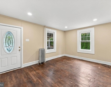18 Spring Street - Photo Thumbnail 4