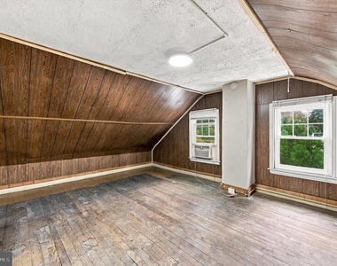 18 Spring Street - Photo Thumbnail 17