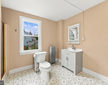 18 Spring Street - Photo Thumbnail 13