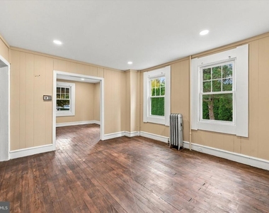 18 Spring Street - Photo Thumbnail 5