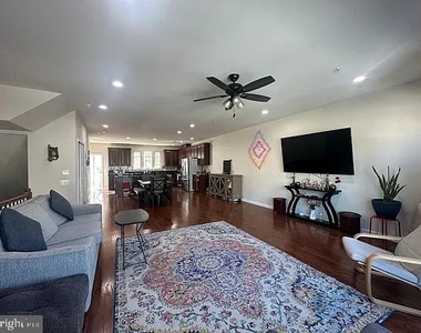 19 Addison Lane - Photo Thumbnail 10