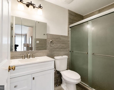 1101 Julian Drive W - Photo Thumbnail 28