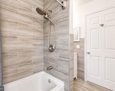 1101 Julian Drive W - Photo Thumbnail 38