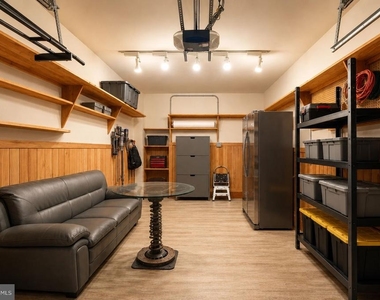 1101 Julian Drive W - Photo Thumbnail 42