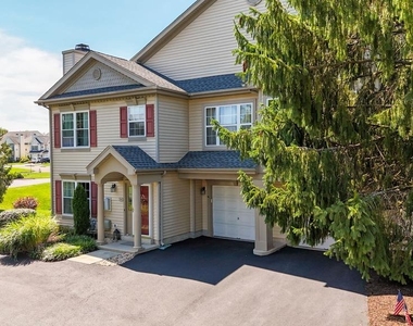 1101 Julian Drive W - Photo Thumbnail 6