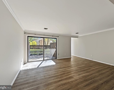 2-36 Aspen Way W - Photo Thumbnail 6
