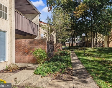 2-36 Aspen Way W - Photo Thumbnail 3