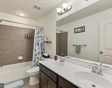 154 Mercer Court - Photo Thumbnail 12