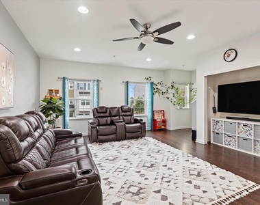 154 Mercer Court - Photo Thumbnail 4
