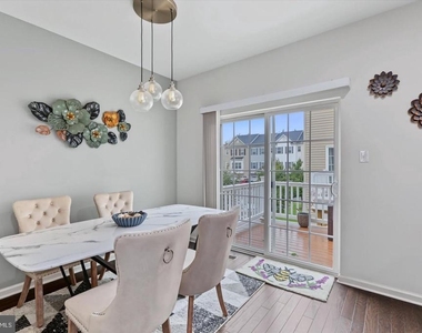 154 Mercer Court - Photo Thumbnail 6