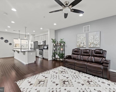 154 Mercer Court - Photo Thumbnail 3