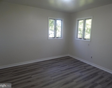 428 Ewingville Road Road - Photo Thumbnail 5