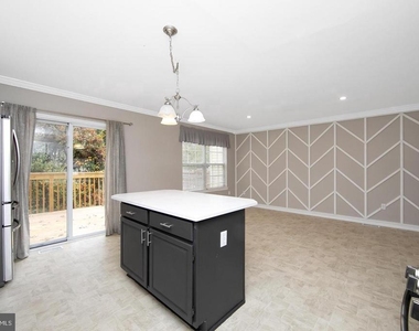 302 Allens Lane - Photo Thumbnail 12