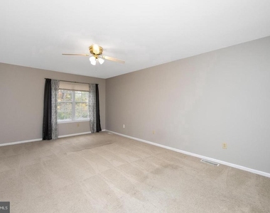 302 Allens Lane - Photo Thumbnail 15