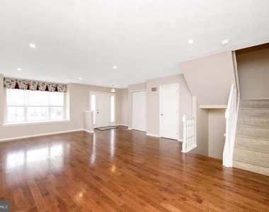 302 Allens Lane - Photo Thumbnail 3