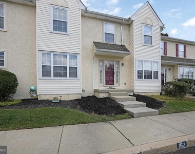 302 Allens Lane - Photo Thumbnail 2