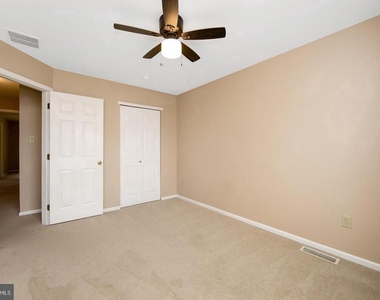 302 Allens Lane - Photo Thumbnail 21