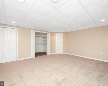 302 Allens Lane - Photo Thumbnail 29
