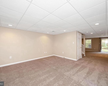 302 Allens Lane - Photo Thumbnail 32