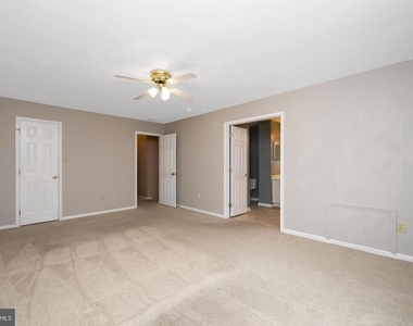 302 Allens Lane - Photo Thumbnail 17