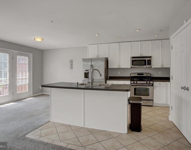 1153 Lindsay Lane - Photo Thumbnail 13