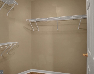 1153 Lindsay Lane - Photo Thumbnail 24