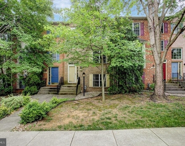 1153 Lindsay Lane - Photo Thumbnail 2