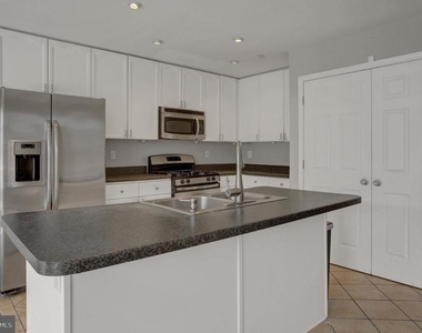 1153 Lindsay Lane - Photo Thumbnail 18