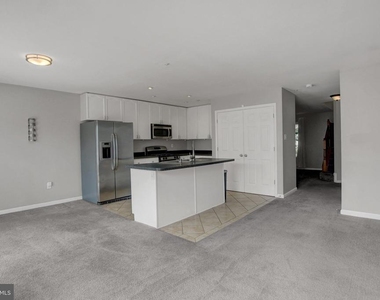 1153 Lindsay Lane - Photo Thumbnail 14