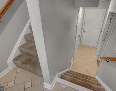 1153 Lindsay Lane - Photo Thumbnail 3