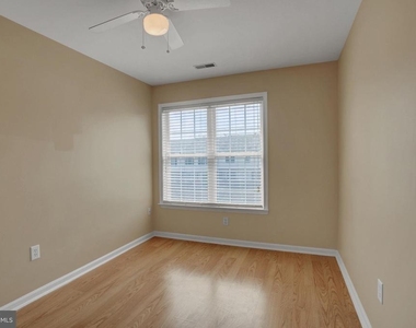 1153 Lindsay Lane - Photo Thumbnail 31