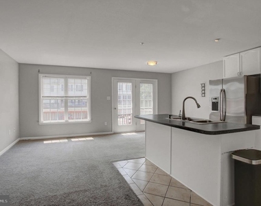 1153 Lindsay Lane - Photo Thumbnail 12
