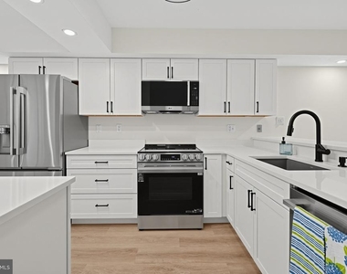 7 Queen Victoria Way - Photo Thumbnail 16