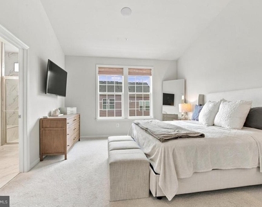 2653 Sierra Nevada Avenue - Photo Thumbnail 13