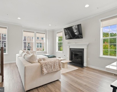 2653 Sierra Nevada Avenue - Photo Thumbnail 11