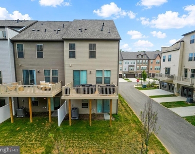 7012 Gladebrook Road - Photo Thumbnail 38