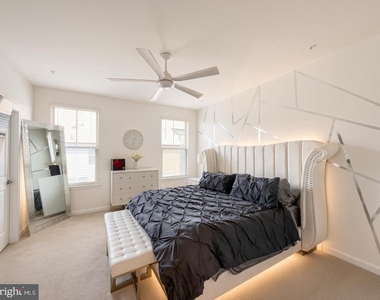 7012 Gladebrook Road - Photo Thumbnail 18
