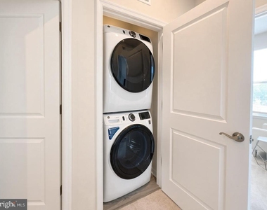 7012 Gladebrook Road - Photo Thumbnail 31