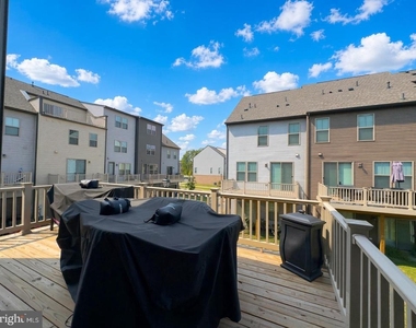 7012 Gladebrook Road - Photo Thumbnail 33