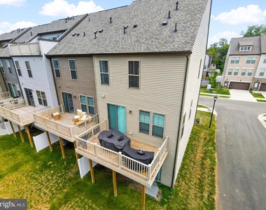 7012 Gladebrook Road - Photo Thumbnail 37