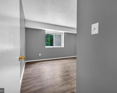 3011 Southern Avenue - Photo Thumbnail 5