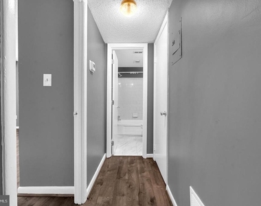 3011 Southern Avenue - Photo Thumbnail 4