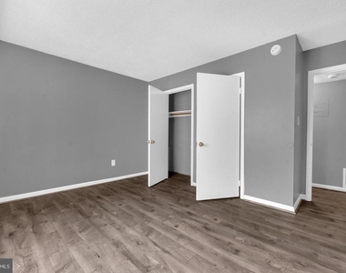 3011 Southern Avenue - Photo Thumbnail 6