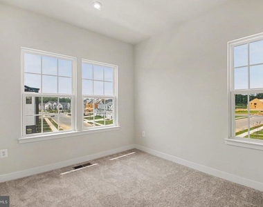 16100 Meadow Glenn Drive - Photo Thumbnail 12