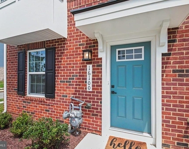 16100 Meadow Glenn Drive - Photo Thumbnail 3